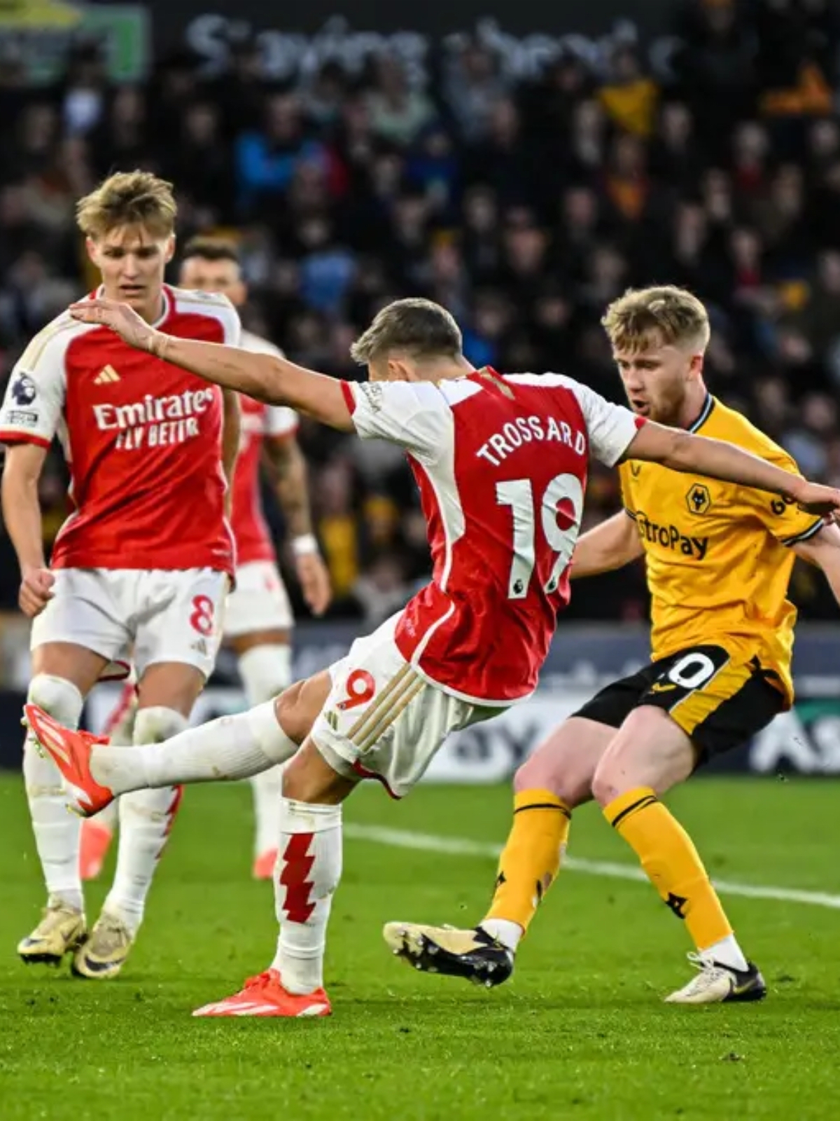 包含莱切斯特城发挥出色,领先积分榜!的词条 包含莱切斯特城发挥出色,领先积分榜!的词条