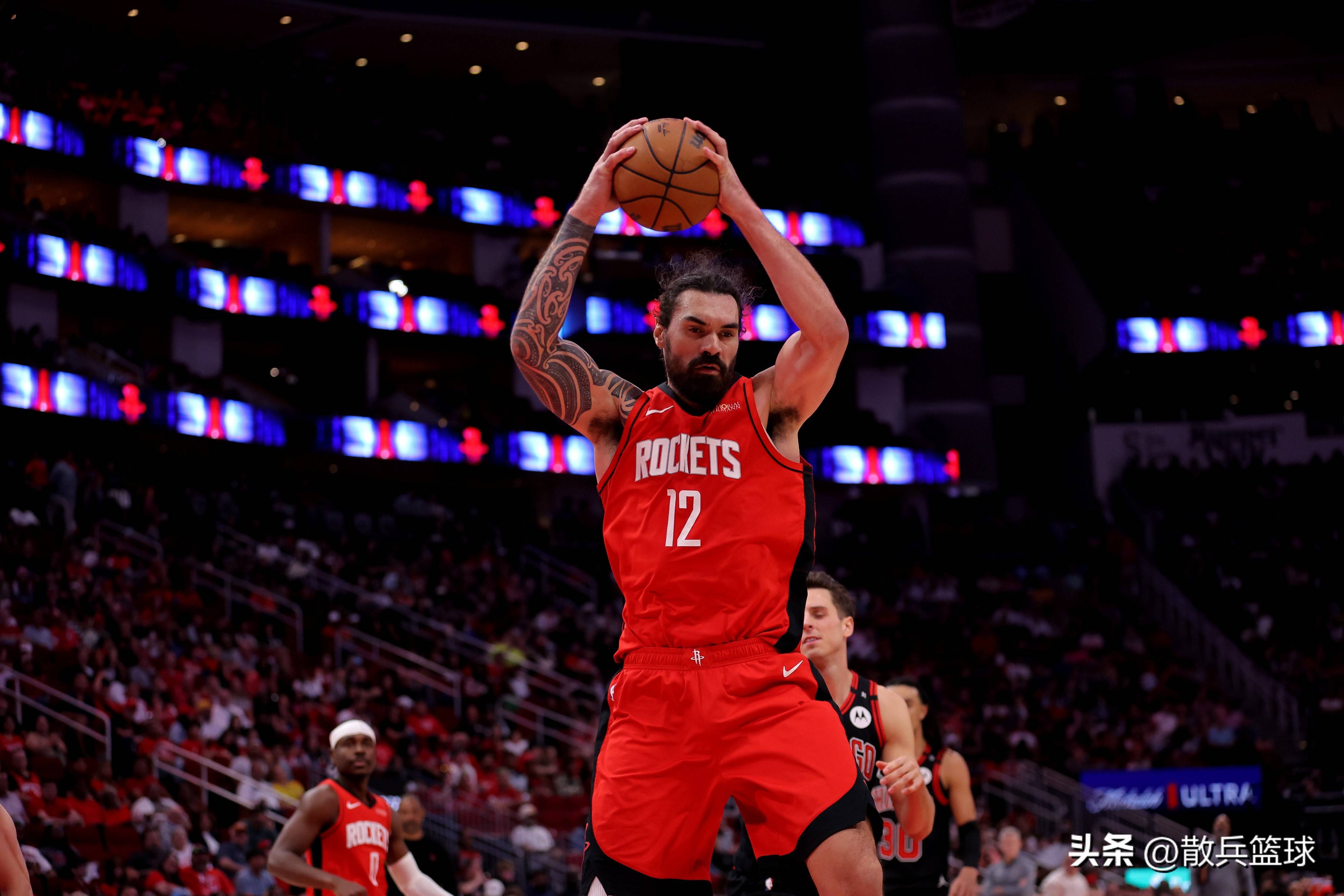 火箭内线准备迎接爵士的挑战 火箭内线准备迎接爵士的挑战