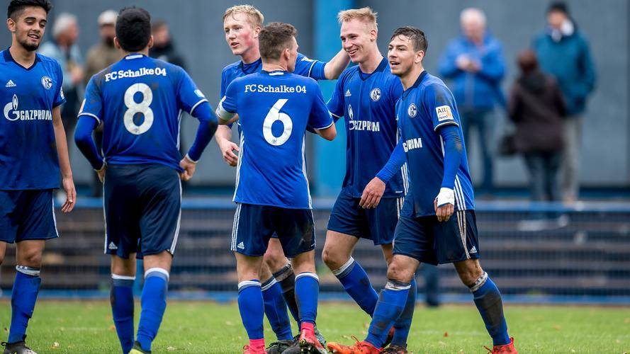 关于沙尔克04客场遭遇逆转,遗憾失利的信息 关于沙尔克04客场遭遇逆转,遗憾失利的信息