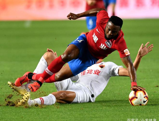 深圳佳兆业主场击败河南建业,稳固保级形势 深圳佳兆业主场击败河南建业,稳固保级形势