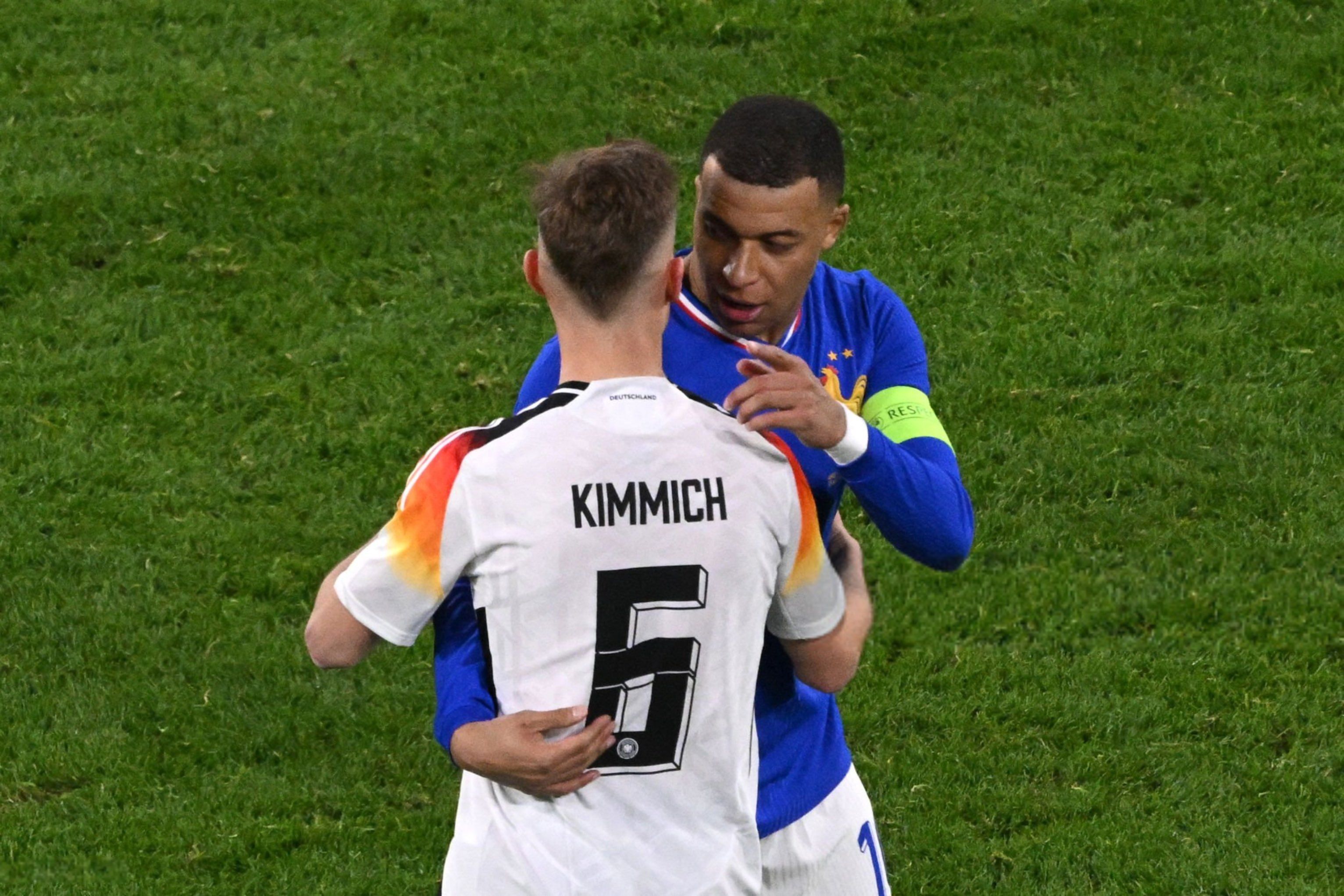 法国后卫伤愈复出国际友谊赛 法国后卫伤愈复出国际友谊赛