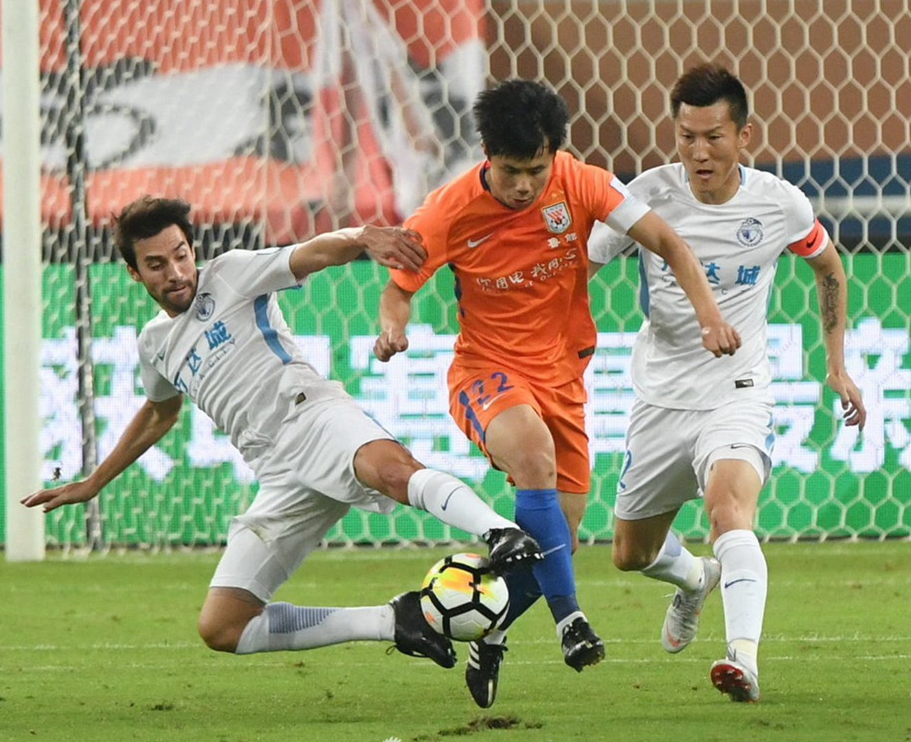 关于中超联赛指导困难,教练组加大研究对策的信息 关于中超联赛指导困难,教练组加大研究对策的信息