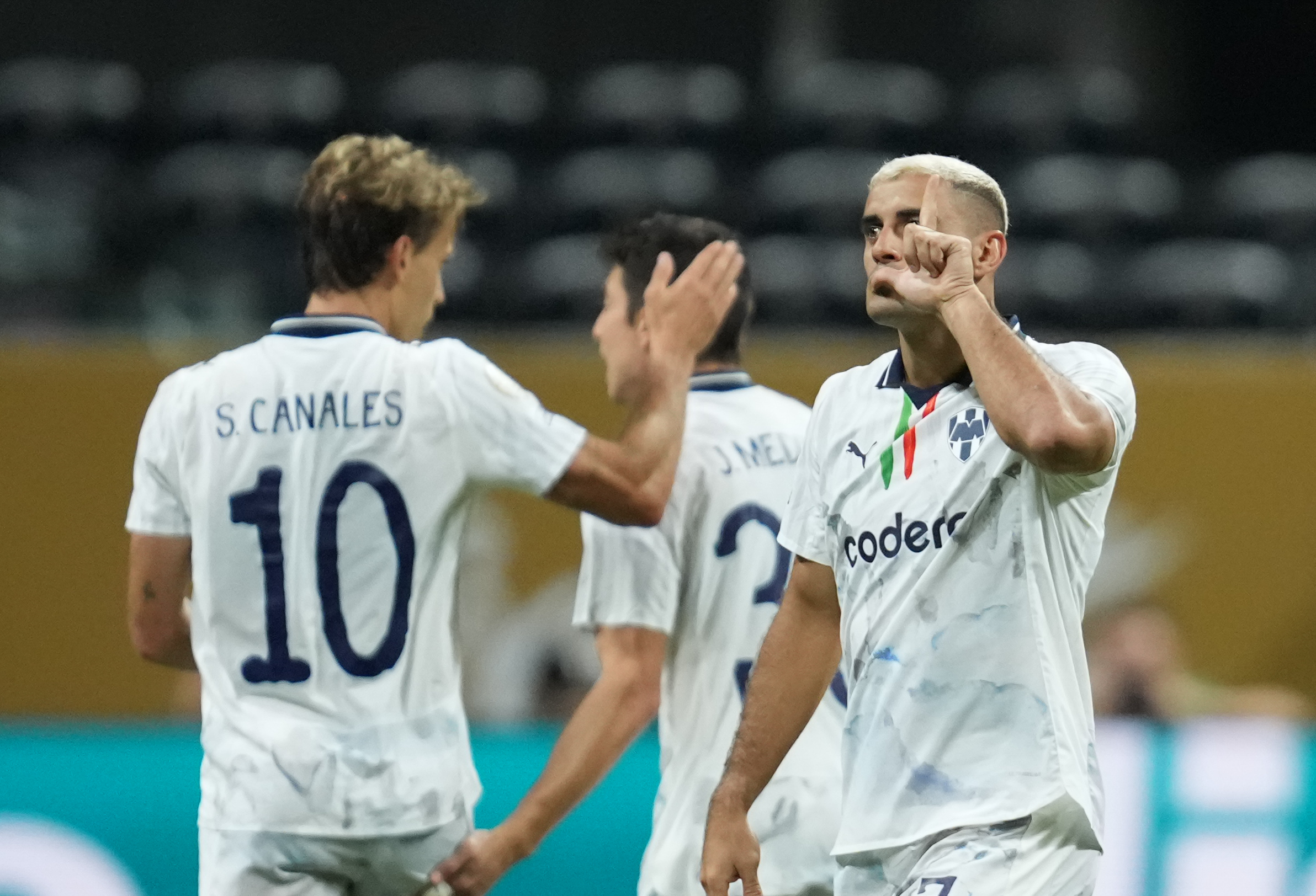 多特蒙德客场险胜,让对手望尘莫及 多特蒙德客场险胜,让对手望尘莫及