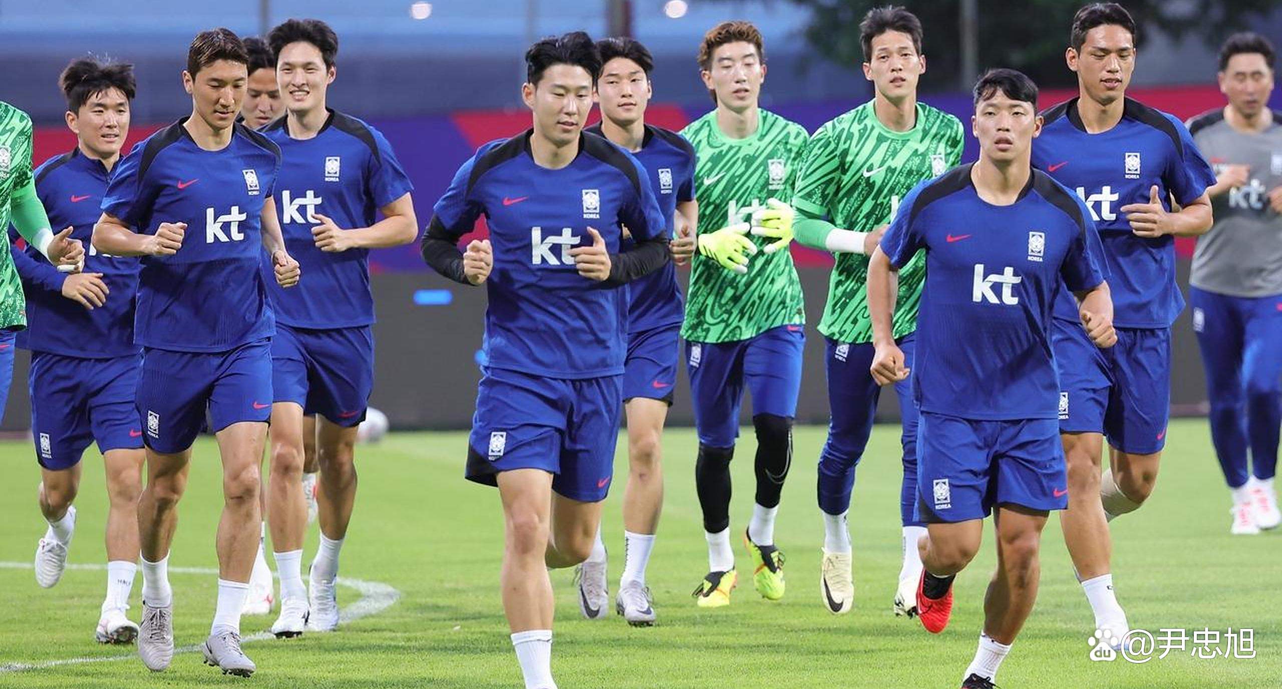 韩国球员表现出色，助球队率先得分