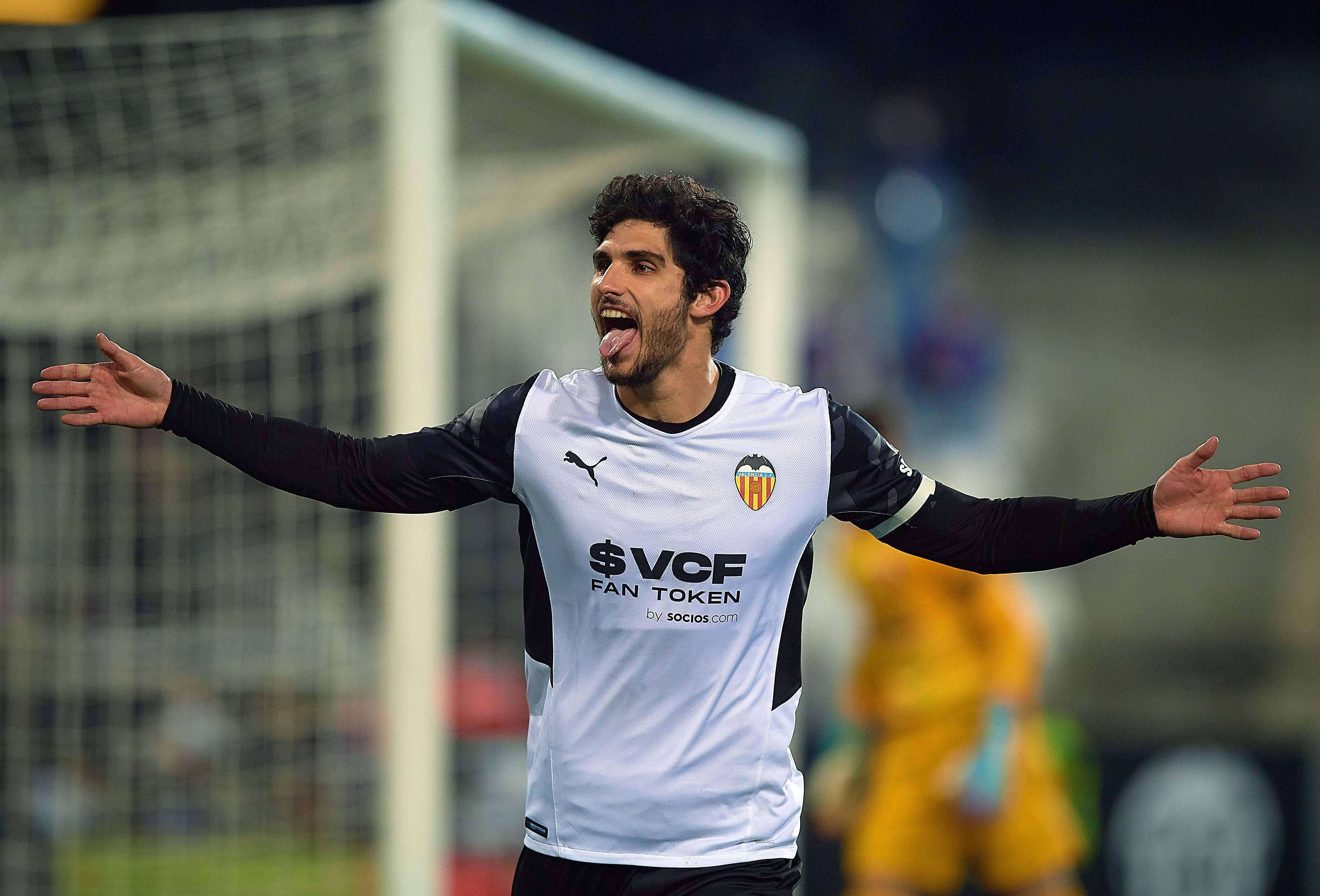 包含巴塞罗那接连战平,主帅面临压力的词条 包含巴塞罗那接连战平,主帅面临压力的词条