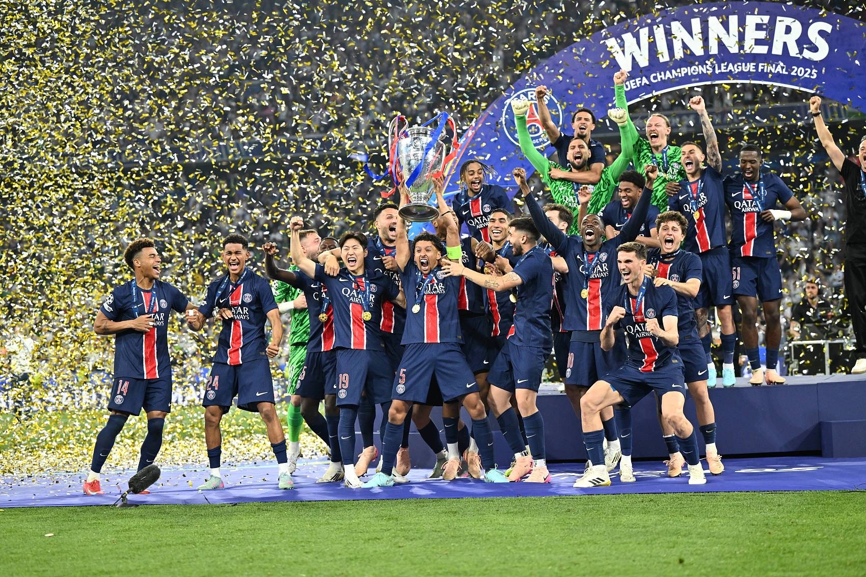 1xBit体育中国官网-关于巴黎圣日耳曼主场胜中游球队，领跑榜首的信息