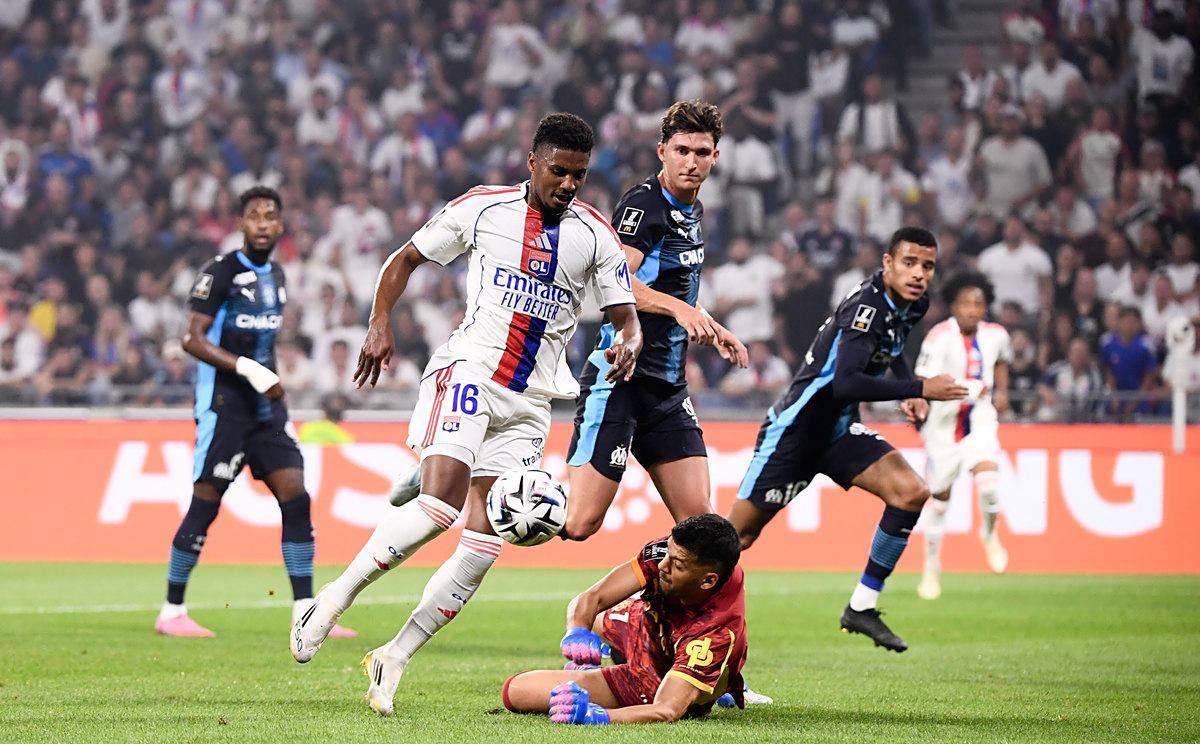 关于巴黎圣日耳曼主场胜中游球队,领跑榜首的信息 关于巴黎圣日耳曼主场胜中游球队,领跑榜首的信息