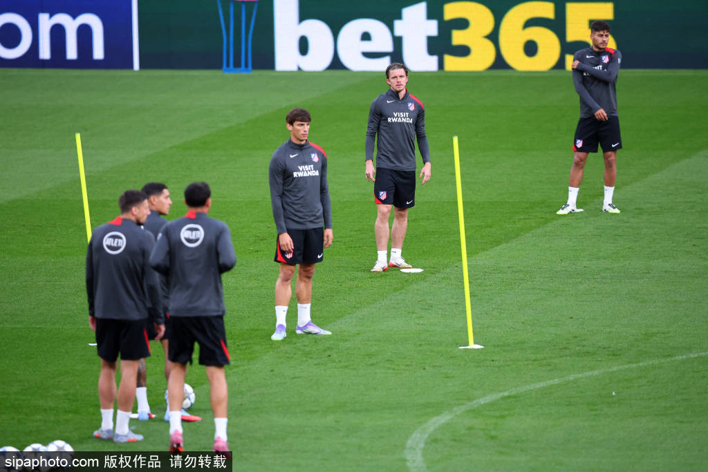 1xBit体育网页版-背靠背比赛疲劳战役球员顽强拼搏